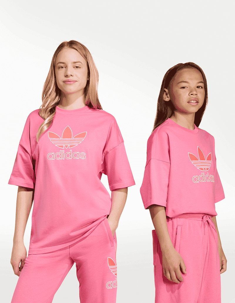 JV8559_8_APPAREL_On Model_Standard Unisex Pair Shot_transparent