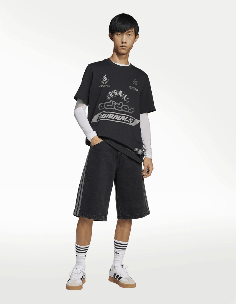 JC6719_4_APPAREL_On Model_Walking View_transparent