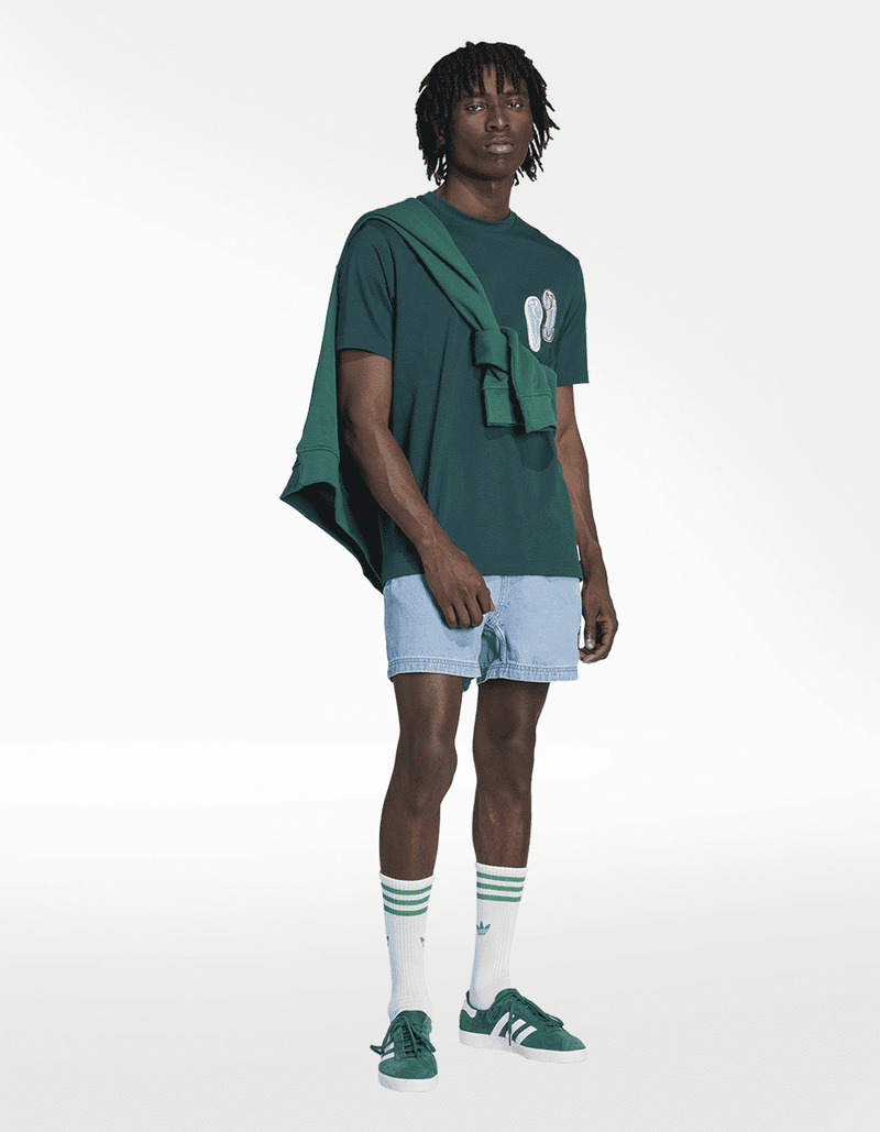 JW2968_4_APPAREL_On Model_Walking View_transparent