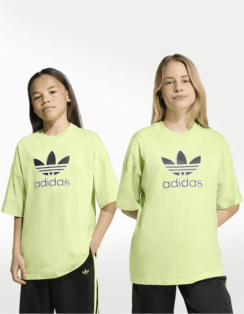 JV8560_8_APPAREL_On Model_Standard Unisex Pair Shot_transparent