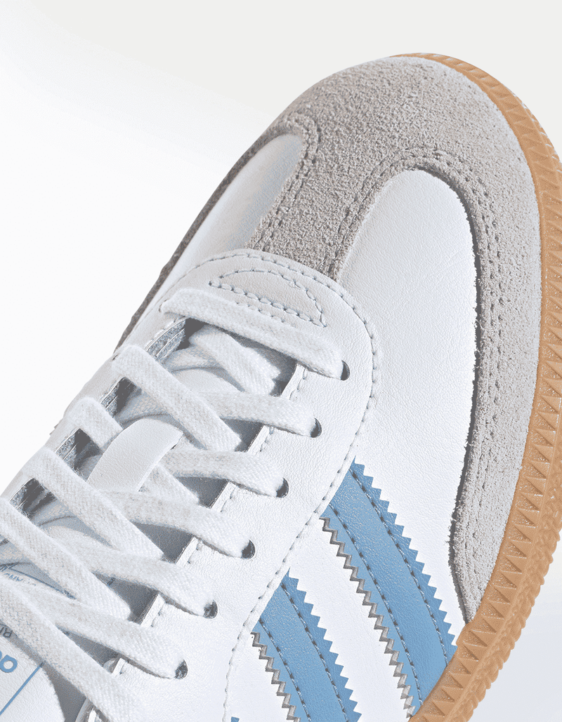 JQ2832_9_FOOTWEAR_Photography_Detail-View-2_transparent