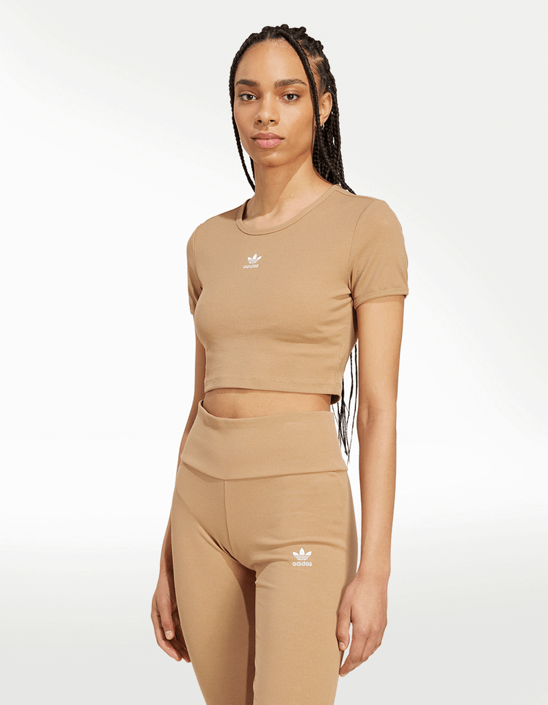 JX7846_2_APPAREL_On Model_Standard View_transparent