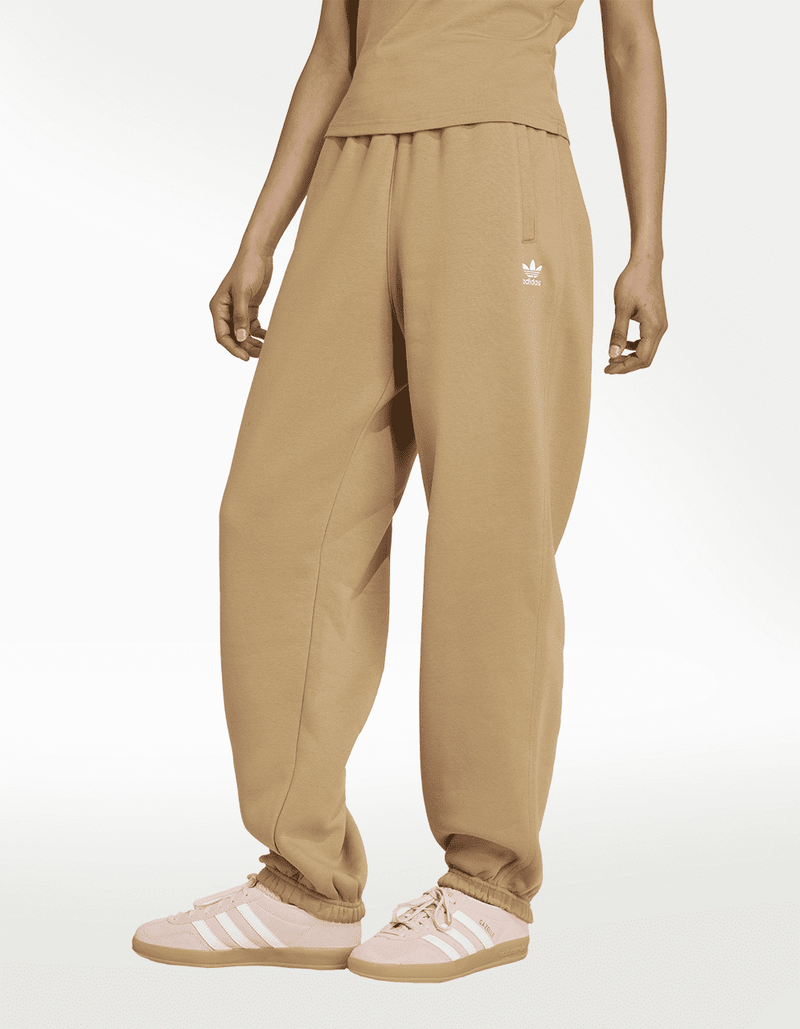 JX5184_2_APPAREL_On Model_Standard View_transparent