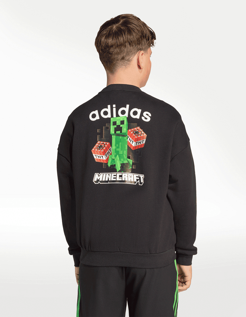 JW7723_3_APPAREL_On-Model_Back-View_transparent